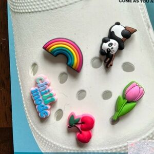 Crocs charm  5 jibbitz​